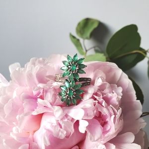 Erica • Emerald & Diamond Two Flower Ring